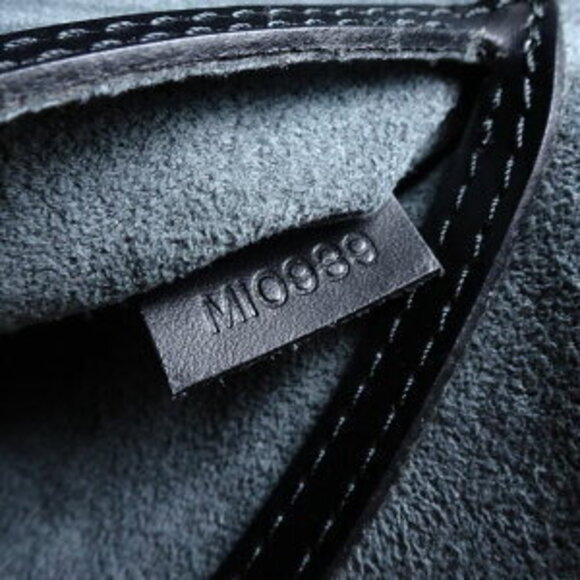 Louis Vuitton Epi Alma Handbag Noir Black - Picture 9 of 10